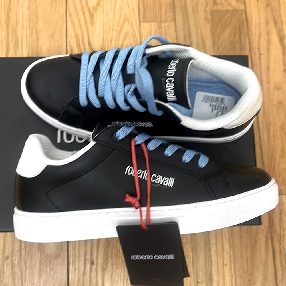 Brand new, never worn Roberto Cavalli sport sneakers!